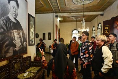Alam Ganjar Menelusuri Sejarah Rumah Tjong A Fie di Medan