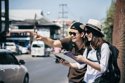 Anti Ribet! Yuk Intip 5 Tips Liburan ke Luar Negeri