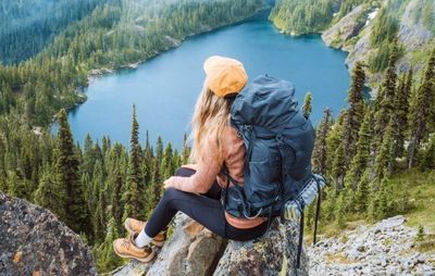 Alasan Mengapa Wanita Harus Cobain Solo Travelling