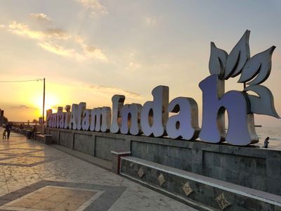 Menelusuri Pesona Pantai Alam Indah di Tegal, Destinasi Liburan Eksotis yang Wajib Dikunjungi