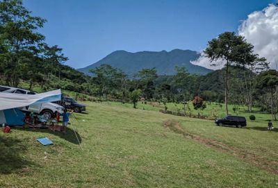 Rekomendasi Destinasi Camping di Bogor dengan Pemandangan yang Indah