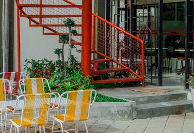 Rekomendasi Kafe 24 Jam di Surabaya, Cocok buat Kamu yang Suka Nongkrong Malam!