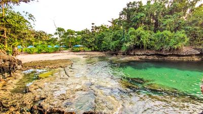 Menjelajahi Keindahan Pantai Pasir Putih Holtekamp II Jayapura