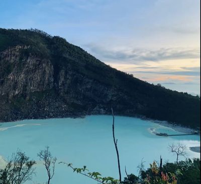 Sunrise Sunan Ibu, Pesona Matahari Terbit dari Puncak Kawah Putih