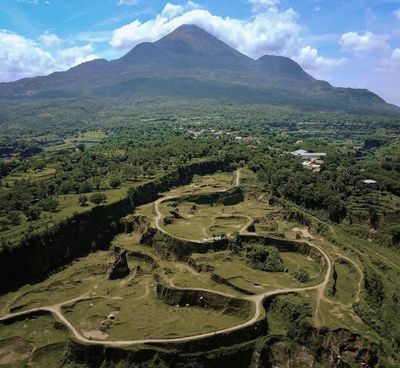 Lembah Dieng Pasuruan, Keindahan Alam di Balik Bekas Tambang yang Viral