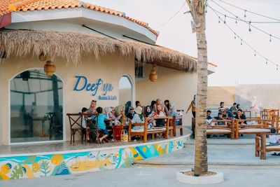 Deef yu Resto and Cafe, Destinasi Wisata Kuliner Baru di Pamekasan dengan Nuansa Tropis di Tepi Pantai