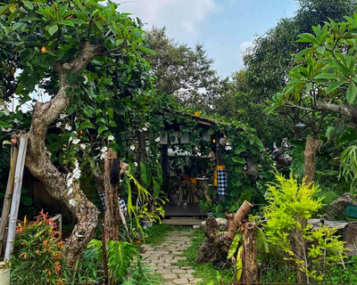 Dapur Kebun Bawera, New Hidden Gem Malang yang Sediakan Spesial Bakaran Seafood dengan Suasana Homey