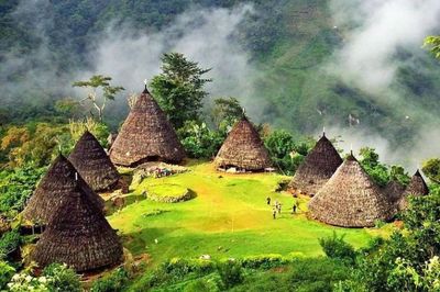 Menikmati Pesona Desa Wae Rebo di Pulau Flores NTT