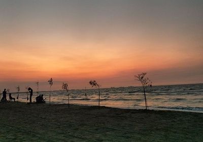 Menikmati Sunset di Pantai Tirang, Tempat Pelarian dari Hiruk Pikuk Kota Semarang