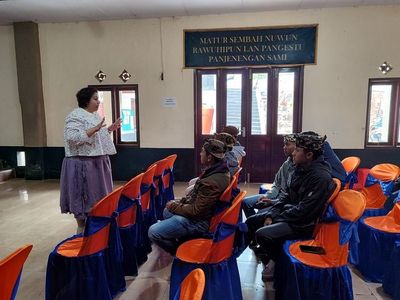 Pelestarian Bahasa Tengger dan Pelatihan Bahasa Asing untuk Pelaku Wisata di Bromo