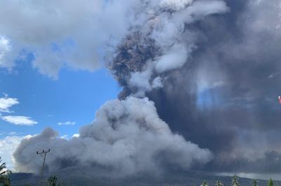 Gunung Lewotobi Laki-laki NTT Kembali Erupsi, Warga Dilarang Beraktivitas di Radius 7 Km