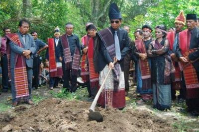 Mengenal Ritual Mangongkal Holi, Keunikan dari Tradisi di Danau Toba Samosir
