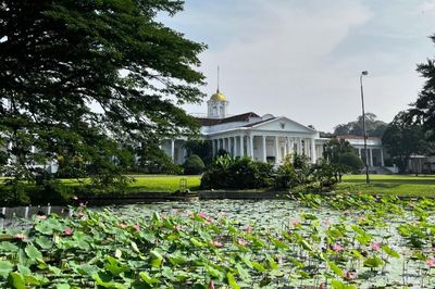 Perbedaan Istana Bogor Dengan Kebun Raya Bogor: Tertarik untuk Berkunjung?