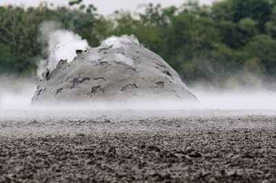 Misteri Letupan Bledug Kuwu: Danau Lumpur Aneh di Jateng yang Konon Terhubung ke Laut Selatan