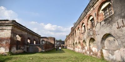 Wisata Sejarah ke Benteng Fort Willem I, Surga Tersembunyi Pecinta Sejarah!
