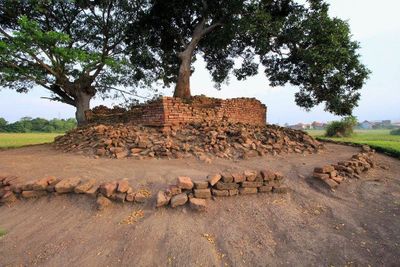 Mengintip Candi Lemah Duwur: Sisa Reruntuhan Kejayaan Masa Majapahit