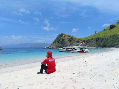 Cantiknya Pantai Kepetingan, Hiden Gem di Sidoarjo Mirip Bali!