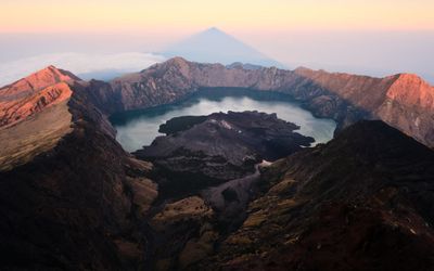 5 Gunung dengan Jalur Tersulit di Indonesia, Hanya untuk Pendaki Profesional!
