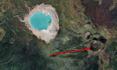 Misteri Kawah Bulan Sabit Banyuwangi: Surga Tersembunyi di Balik Kawah Ijen