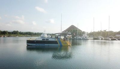 Liburan Seru Keliling Laut Banyuwangi Naik Kapal Listrik Mewah, Cuma Rp 79 Ribu!