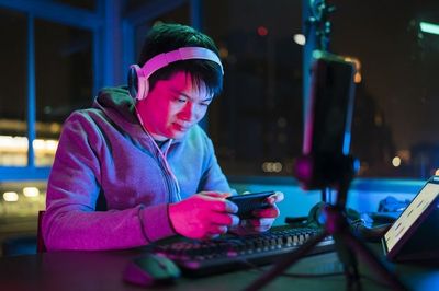 7 Penyebab Kecanduan Game Online dan Cara Mengatasinya
