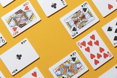 Permainan Kartu Beda dengan Judi Online, Tapi Ada yang Perlu Diwaspadai