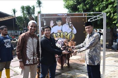 Free Fire & Habib Ja far Serahkan Sedekah 10 Sapi dan 25 Kambing dari Survivors untuk Booyah Berqurban