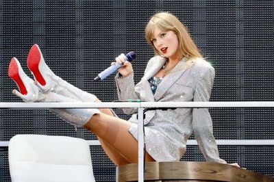 Taylor Swift Sebut Dirinya Anak Laki-laki Terkait Video Lari Kencang saat Malfungsi Panggung Konser