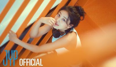 Jihyo TWICE Debut Sebagai Solois, Perlihatkan Trailer dan Jadwal Perilisan Album Zone