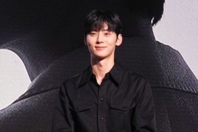 Hwang Min-hyun Akui Deg-degan Tampil Sendirian di Indonesia: Dulu Datangnya Ramai-ramai