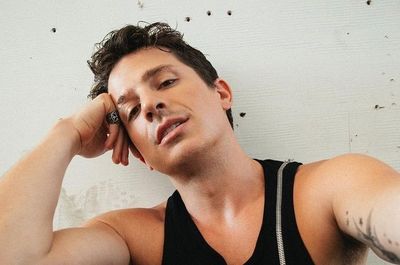 Charlie Puth Rilis Single Baru Lipstick , Video Musiknya Sexy dan Bikin Gerah!