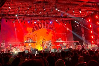 Momen Nostalgia Bareng Musisi di Panggung Godbless 50 Tahun di Synchronize Fest 2023