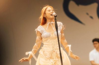 Nadin Amizah Siap Manjakan Pendengar Lewat Album Untuk Dunia, Cinta, dan Kotornya