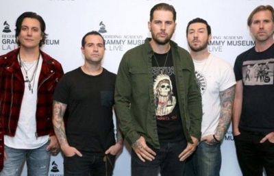 Menggali Makna Lagu A Little Piece of Heaven Avenged Sevenfold: Kisah Obsesi dan Keabadian dalam Cinta