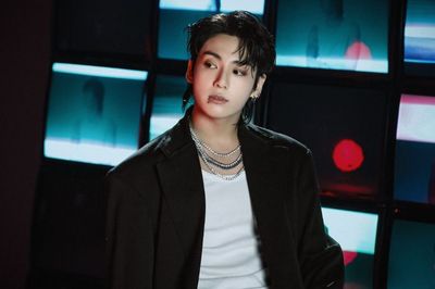 Trending di X, Jungkook BTS Dirumorkan Gelar Solo World Tour Buntut Foto Ini