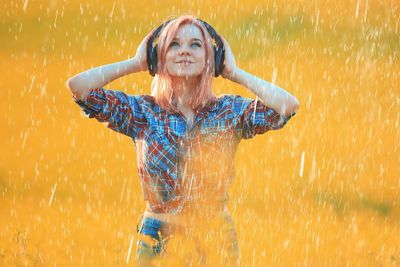 10 Rekomendasi Lagu dan Album yang Cocok Didengarkan di Musim Hujan