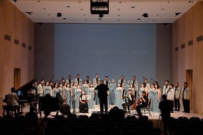 Dux Stella Voce Pukau Penonton Lewat Konser Melodi Cinta Bertema Imajinasi dan Cinta