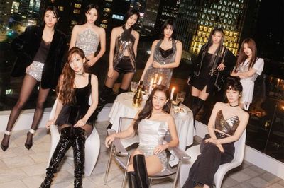 Rayakan Perilisan Album, TWICE Sapa Penggemar Lewat COMEBACK LIVE: Our Golden Live