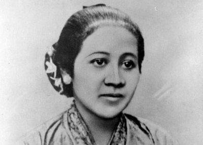 Lirik Lagu Ibu Kita Kartini Lengkap dengan Chord Gitarnya!