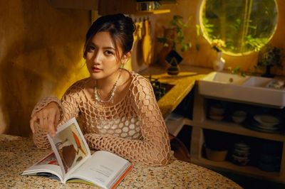 Rilis Single Terbaru Berjudul Badut , Meiska Adinda Kritisi Tentang Cinta Buta