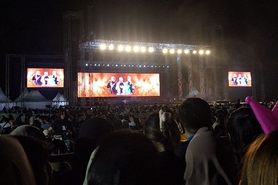 Penonton Penuhi Candi Prambanan di Konser The Hits Tour Westlife 2024
