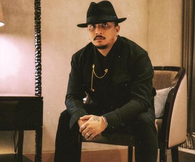 Sal Priadi Bikin Lagu Buat Para Pekerja Lembur Kepala, Pundak, Kerja Lagi : Jadi OST Monster Pabrik Rambut
