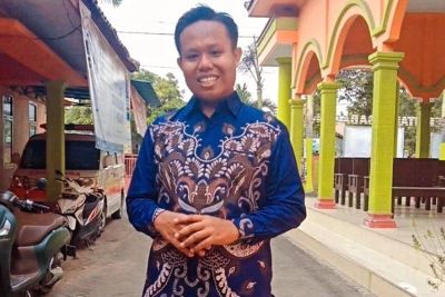 Kenalan dengan Ponidi yang Viral Kop Sekop , Ternyata Seorang Perangkat Desa!