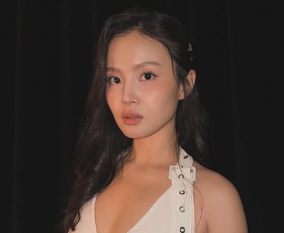 Penyanyi Lee Hi Tanda Tangani Kontrak Eksklusif dengan DUOVER