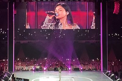 Lee Hi Beri Kehangatan Lewat Suara Indahnya di Konser City Camp 2024
