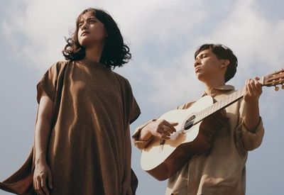 Lirik Tak Apa Akui Lelah Single Terbaru Banda Neira