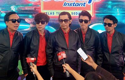 The Changcuters Terbiasa Makan Mie Instan dan Minum Teh Hangat sebelum Manggung