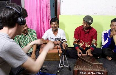 Musisi asal Belgia Dijf Sanders Membawa Warisan Budaya Nusantara Lewat Musik Eksotis