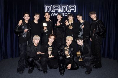 Gak Main-main, SEVENTEEN Borong 5 Piala di MAMA Awards 2024!