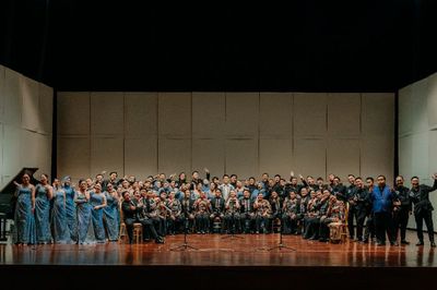 Kolaborasi Spektakuler The Philippine Madrigal Singers dan Dux Stella Voce dalam MADZ Jakarta in Concert